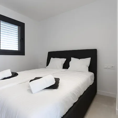 Modern Luxury With Terrace In Higueron Apartment *